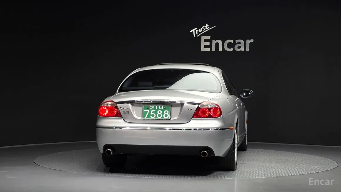 Jaguar S-TYPE