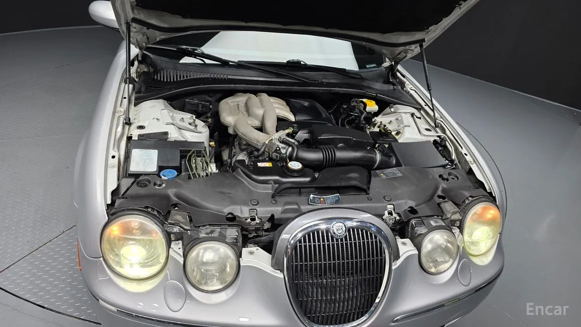 Jaguar S-TYPE