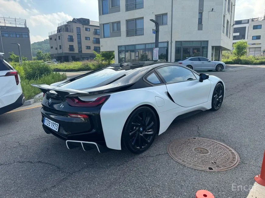 BMW i8
