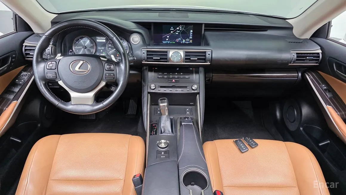 Lexus IS