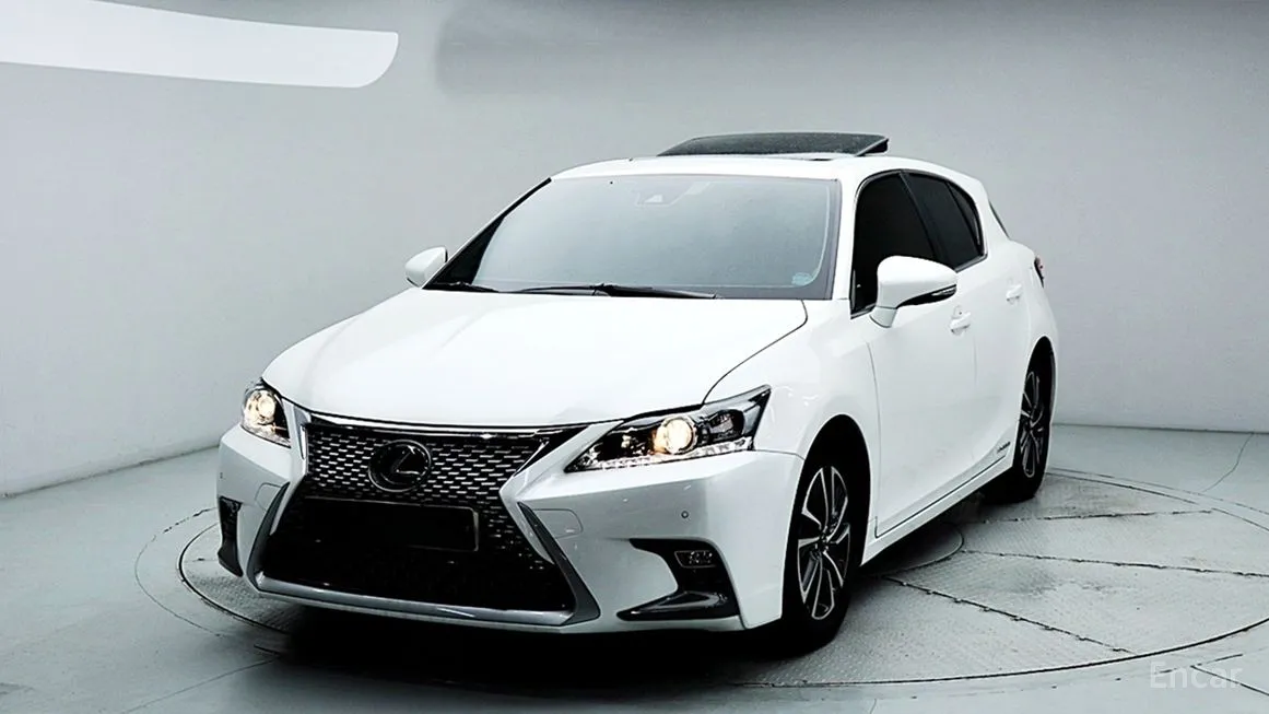 Lexus CT200h
