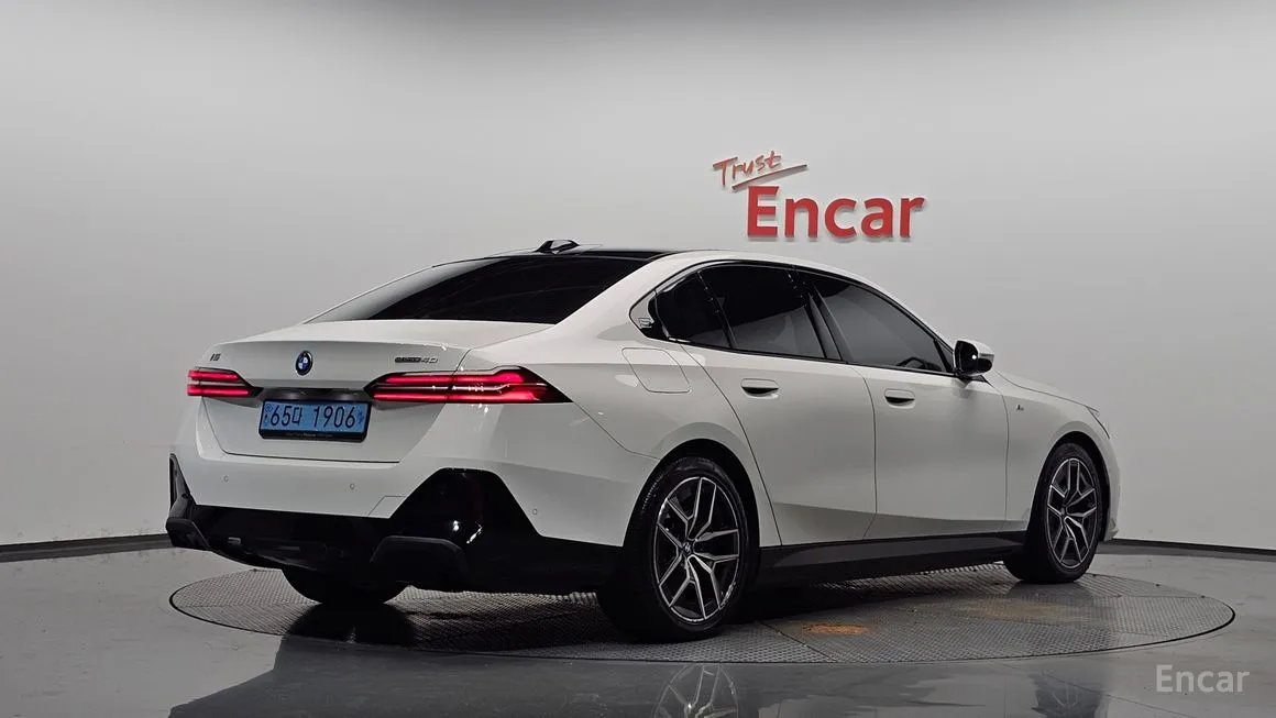 BMW i5