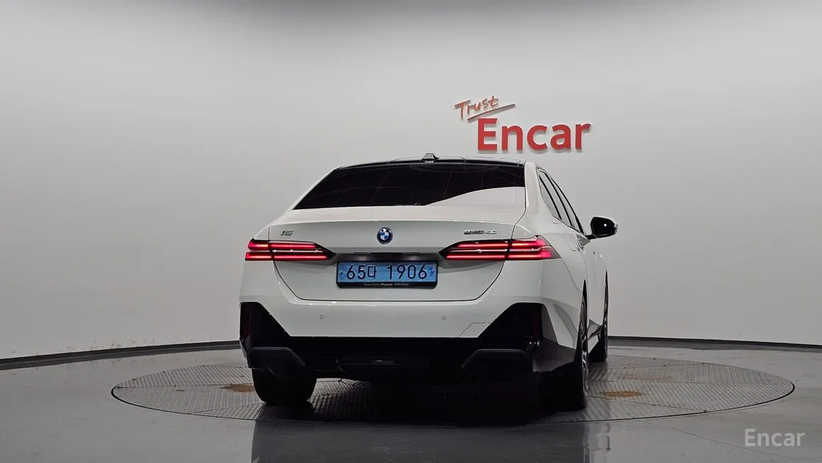 BMW i5