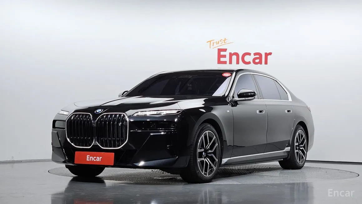 BMW i7