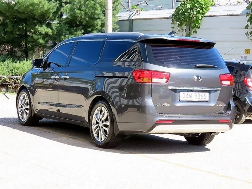 Kia Carnival