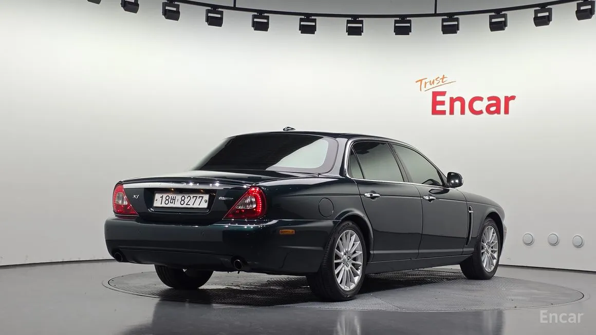 Jaguar XJ