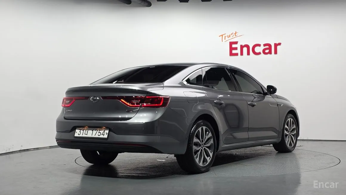 Renault SM6