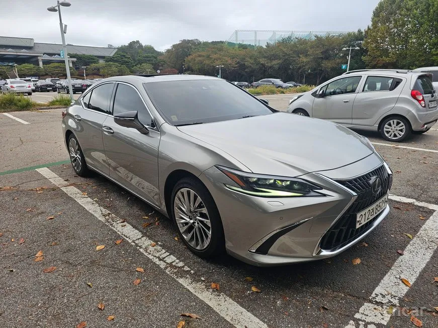 Lexus ES