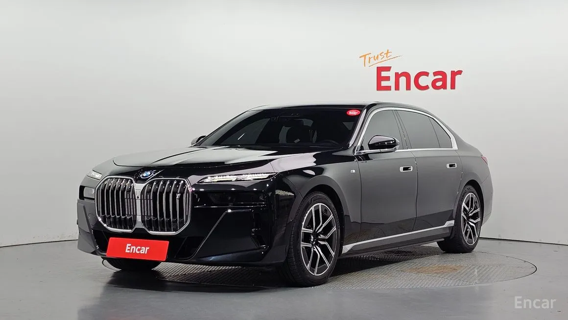 BMW i7
