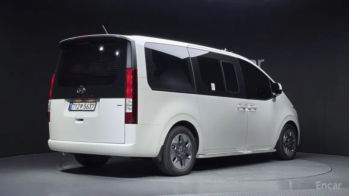 Hyundai Staria