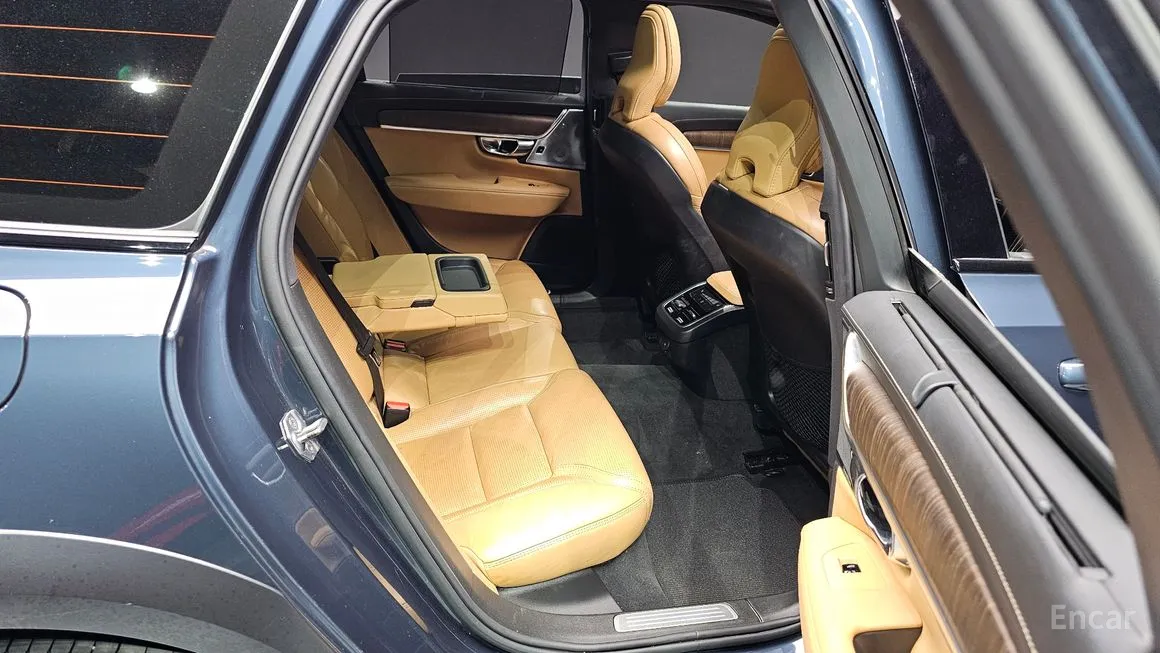 Volvo V90