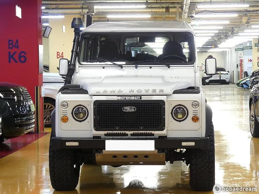 Land Rover Defender