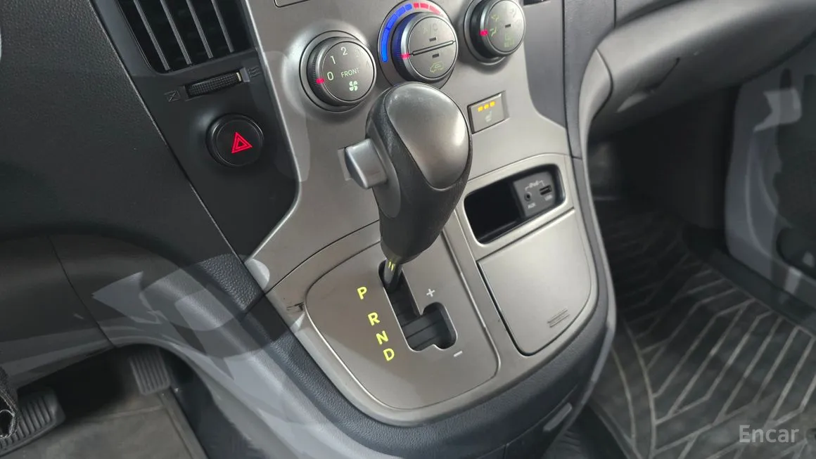 Hyundai Starex
