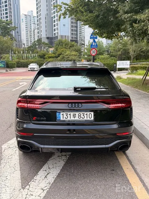 Audi RSQ8