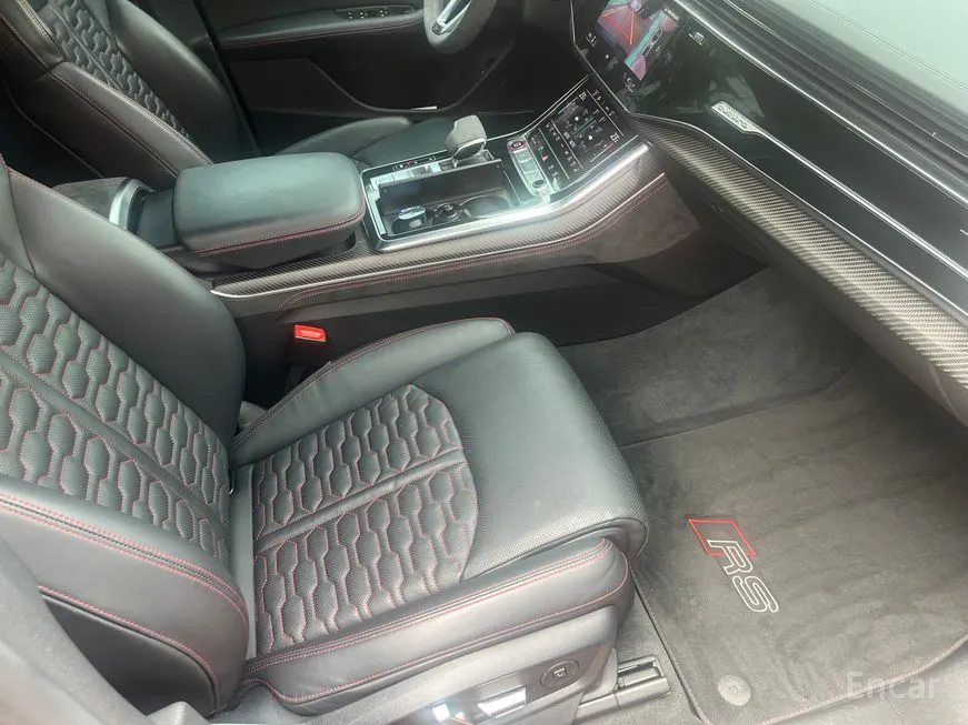 Audi RSQ8