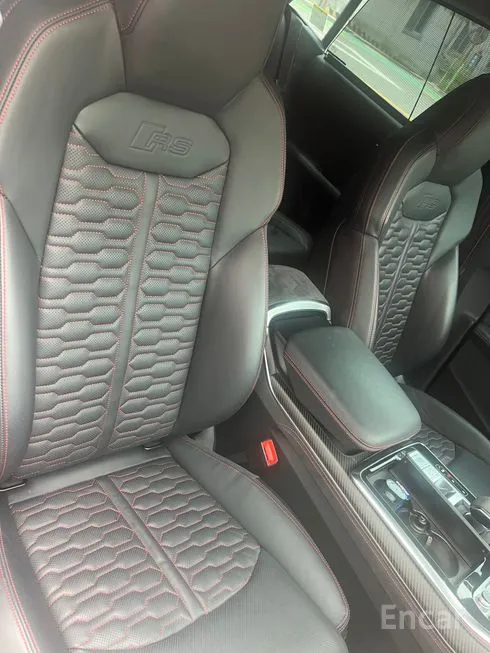 Audi RSQ8