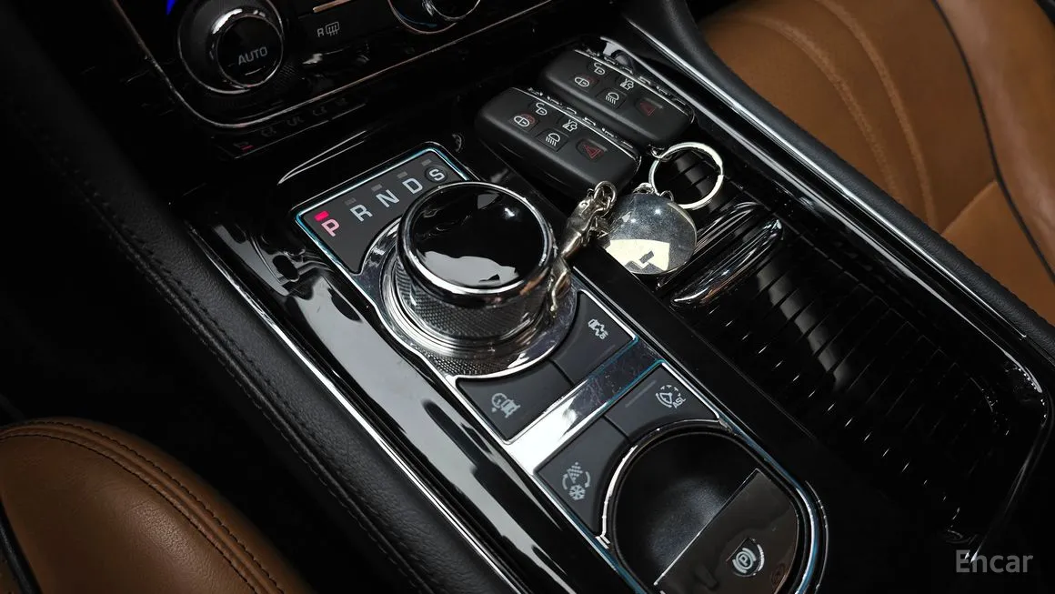 Jaguar XJ