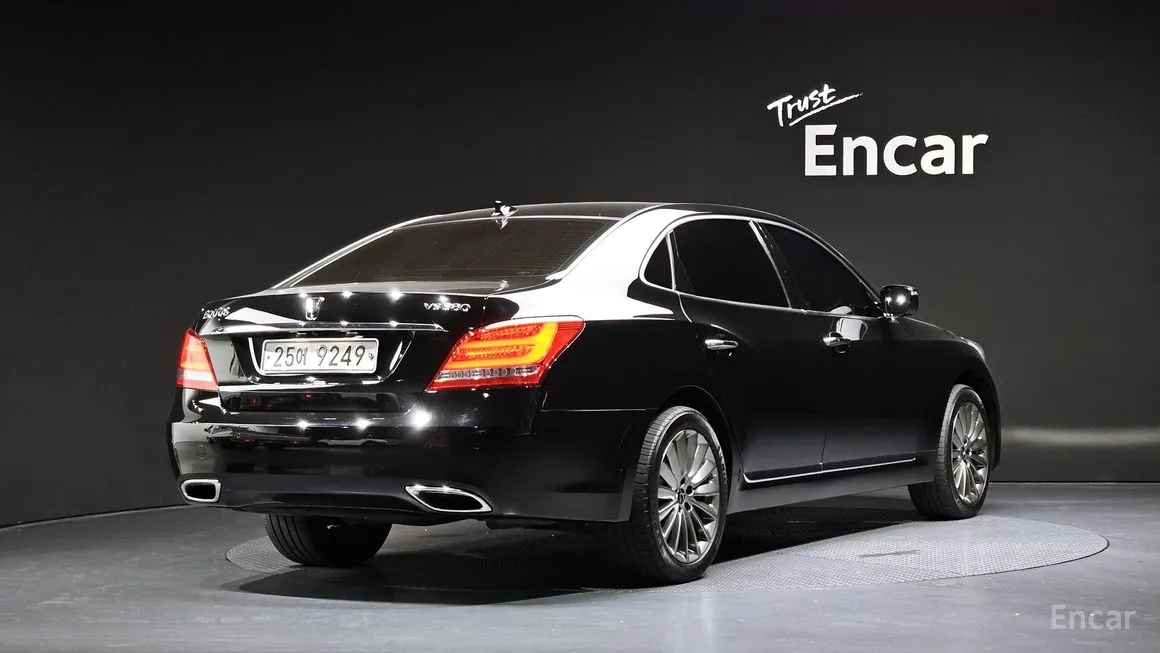 Hyundai Equus