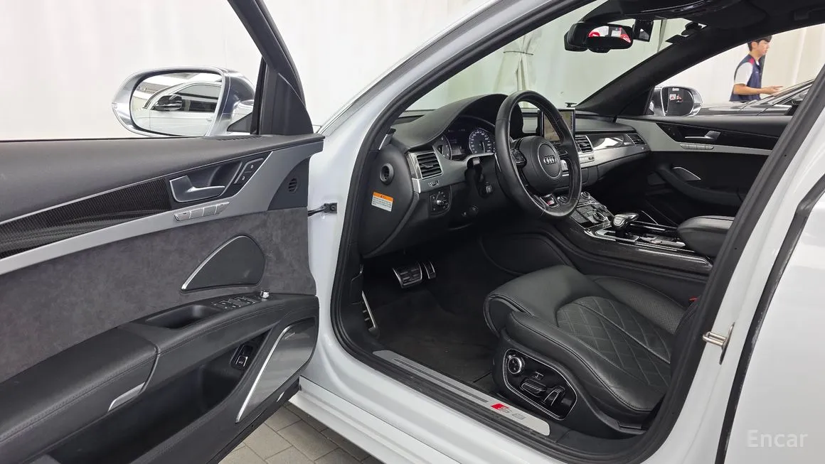 Audi S8