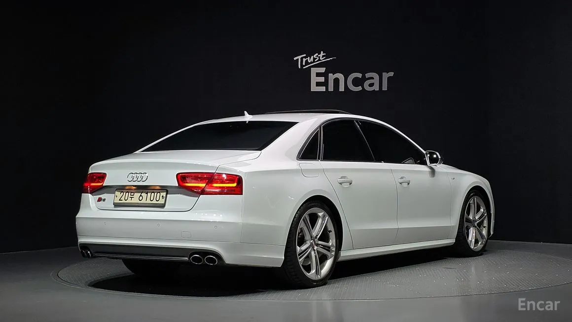 Audi S8