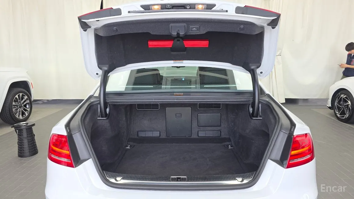 Audi S8