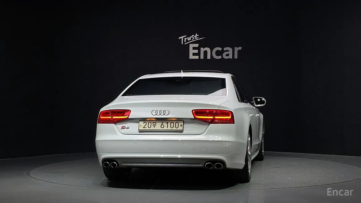Audi S8