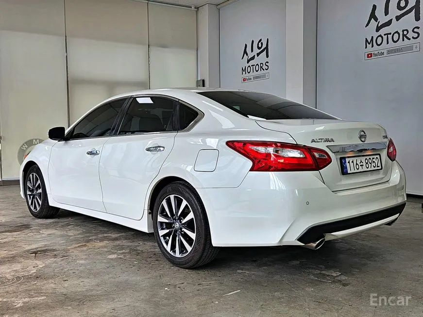 Nissan Altima