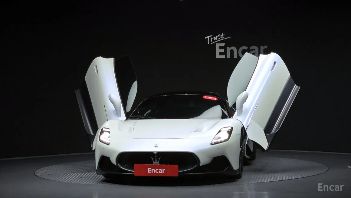 Maserati MC20