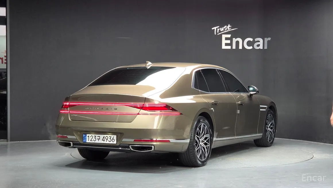 Genesis G90
