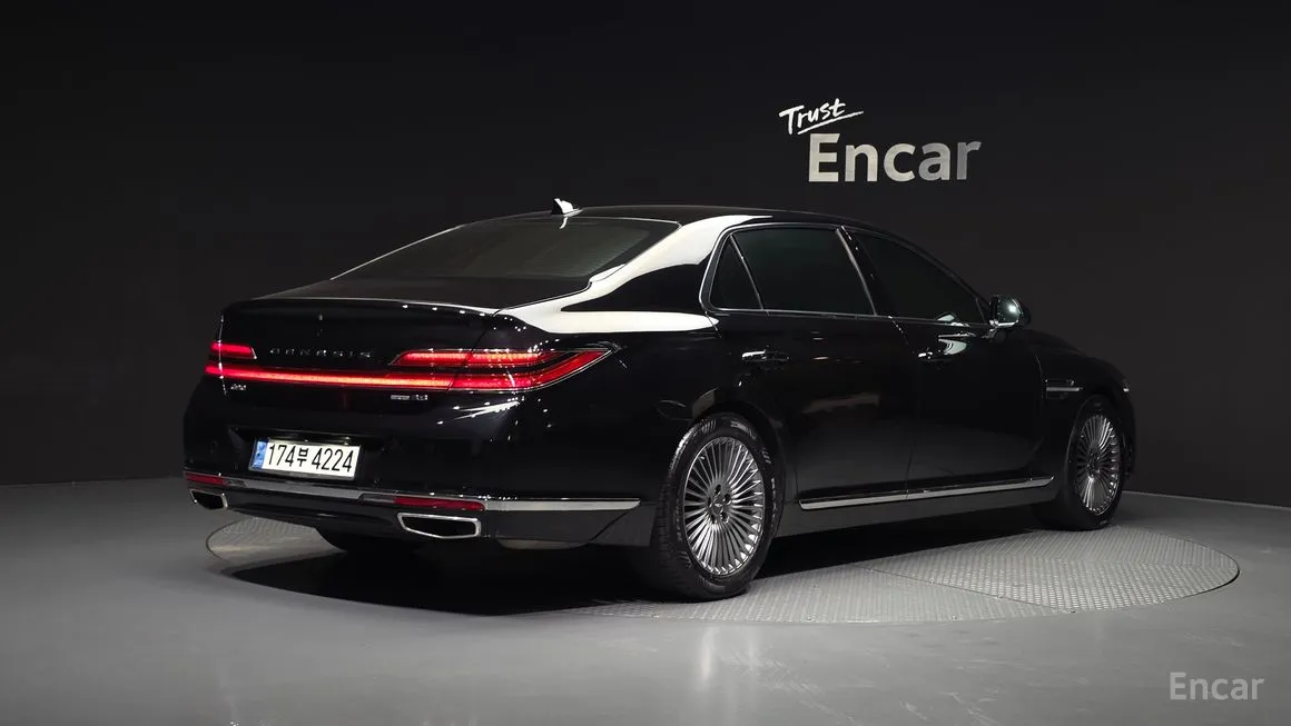 Genesis G90
