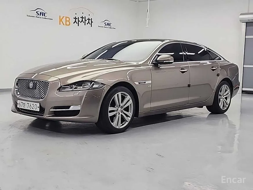 Jaguar XJ
