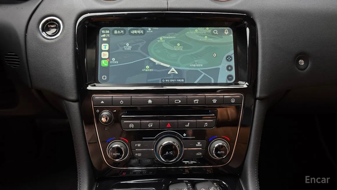 Jaguar XJ