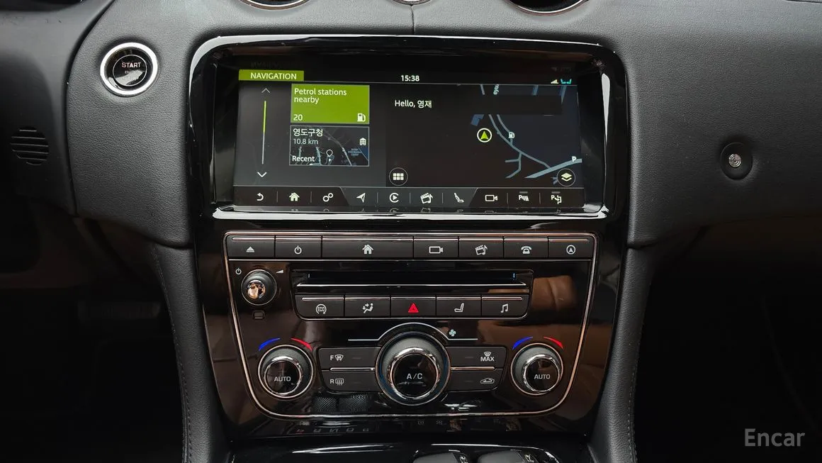 Jaguar XJ