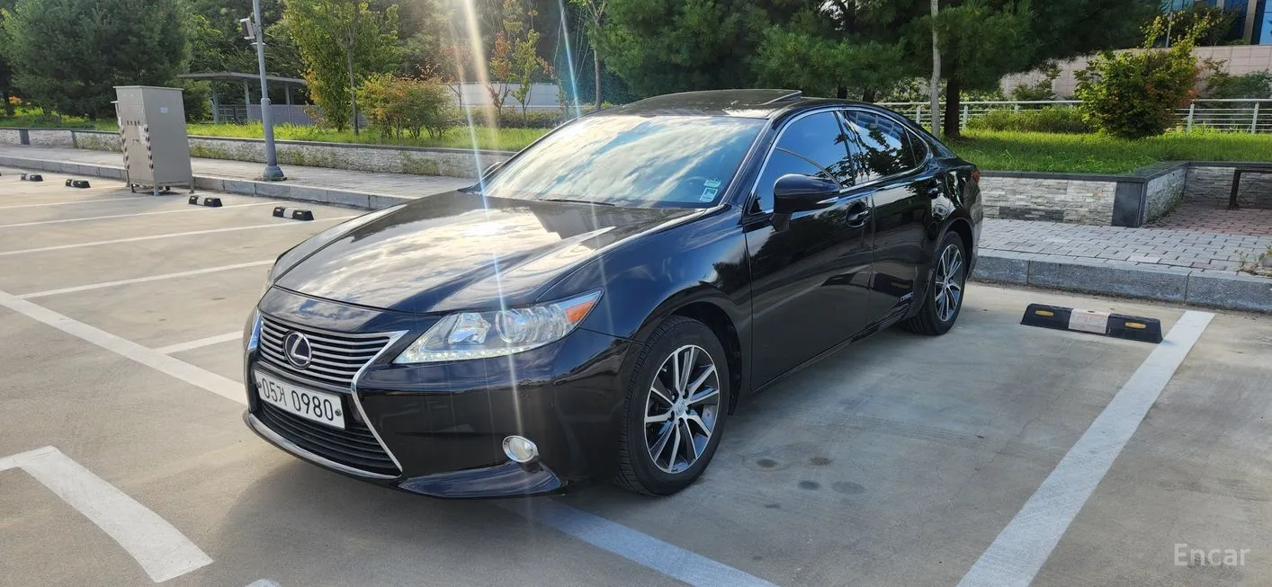 Lexus ES