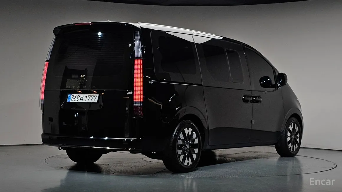 Hyundai Staria