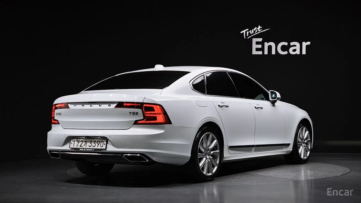Volvo S90