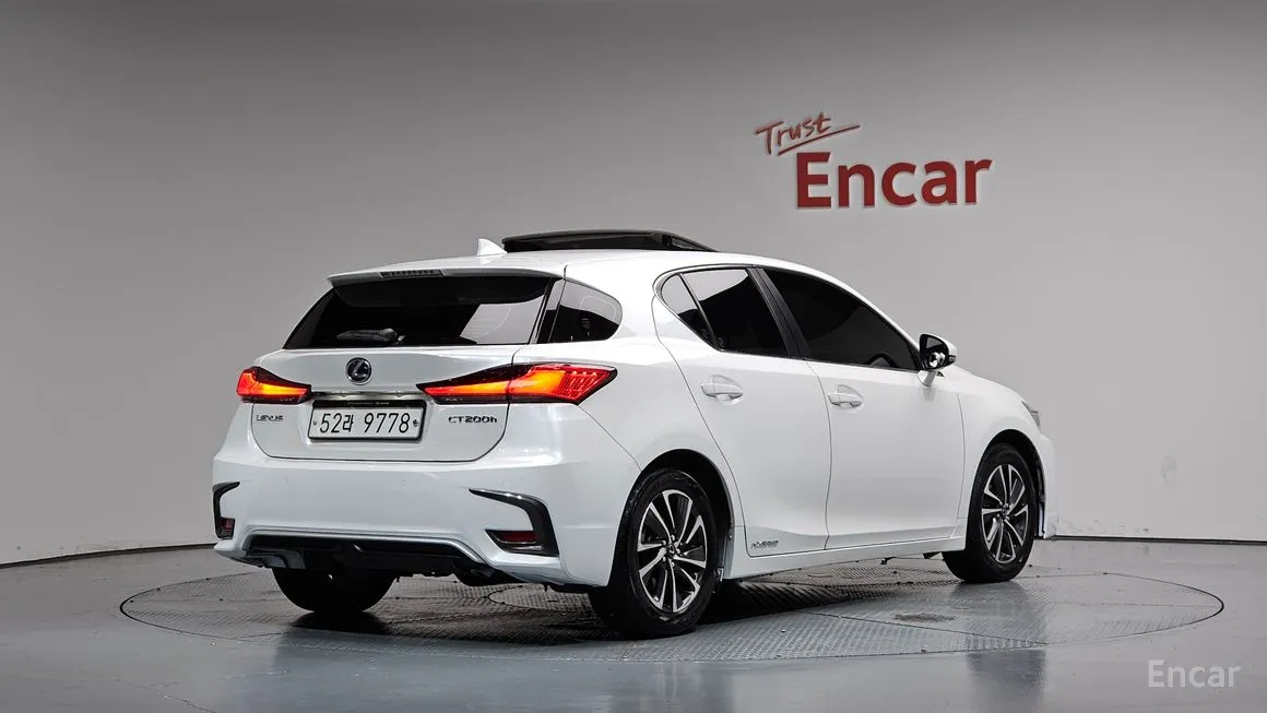 Lexus CT200h