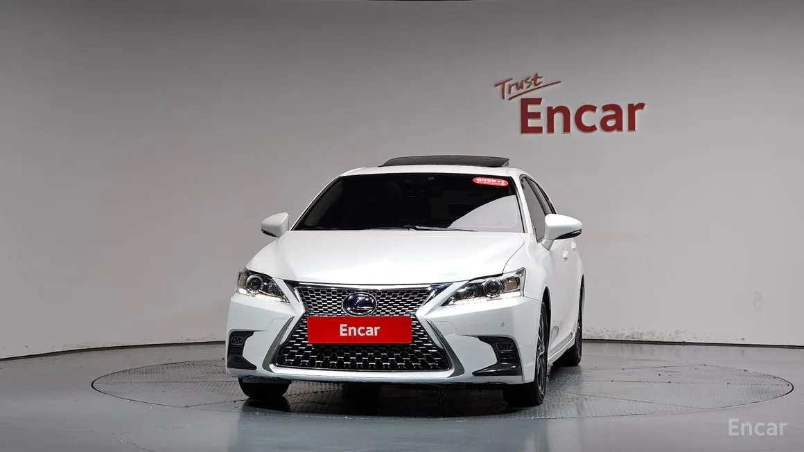 Lexus CT200h