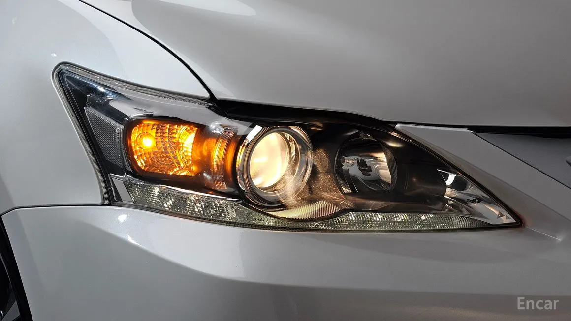 Lexus CT200h