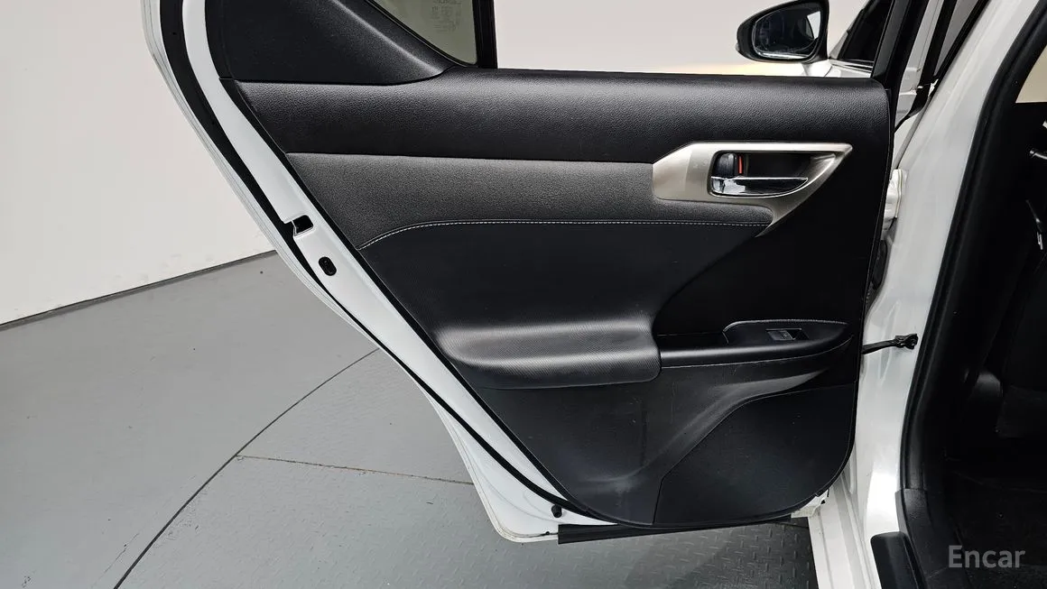 Lexus CT200h