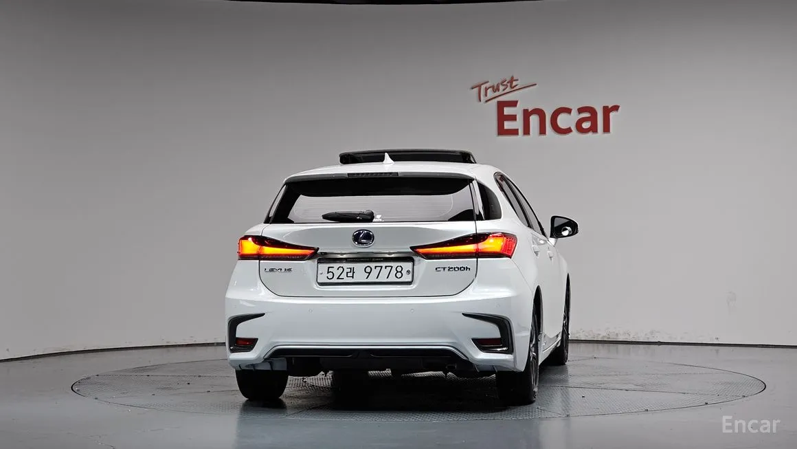 Lexus CT200h