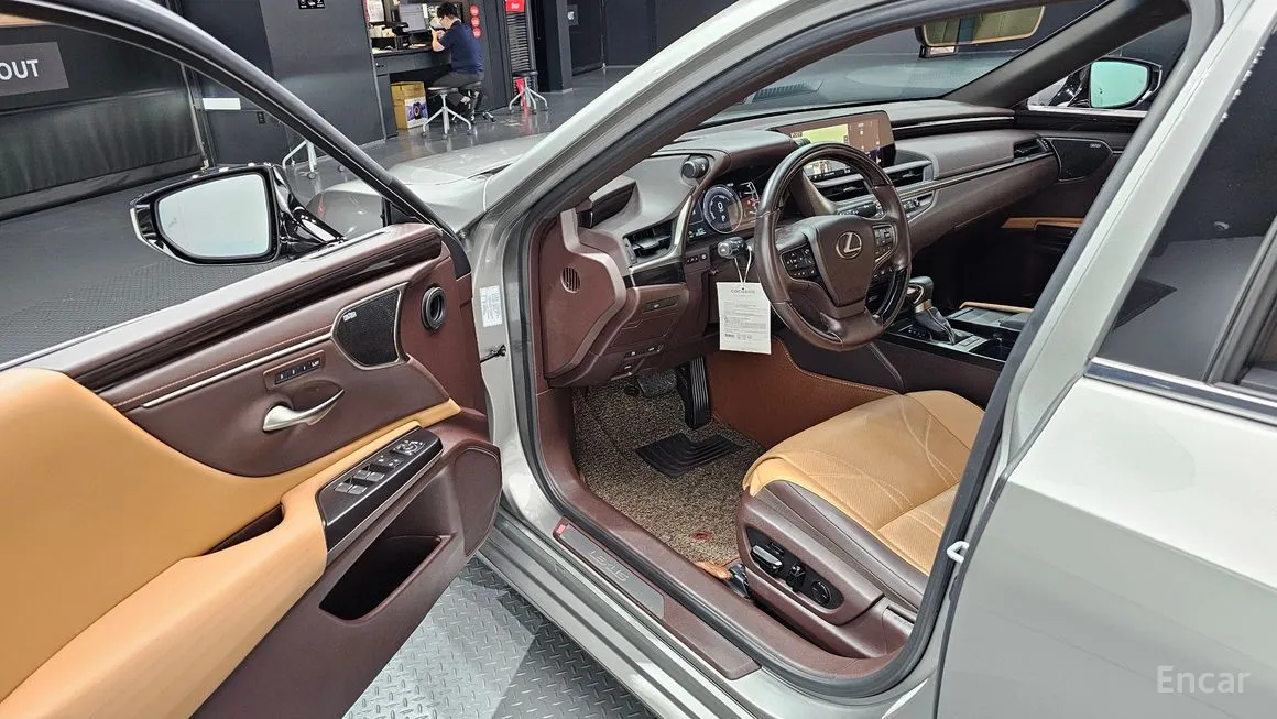 Lexus ES