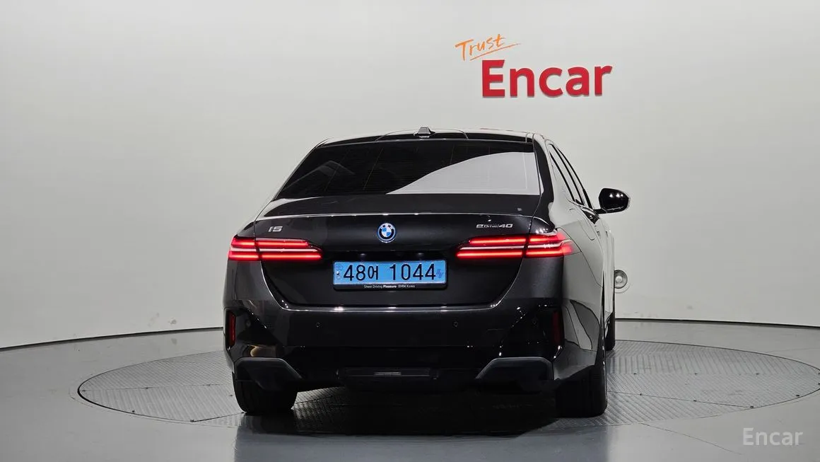 BMW i5