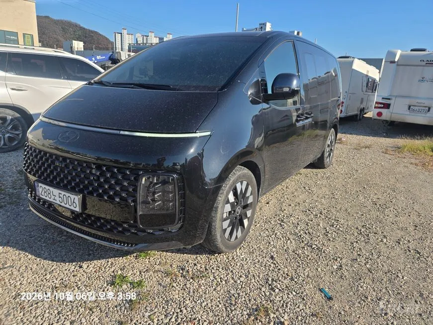 Hyundai Staria