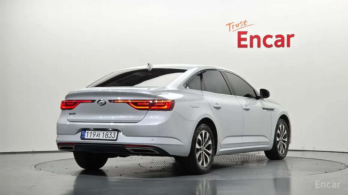 Renault SM6
