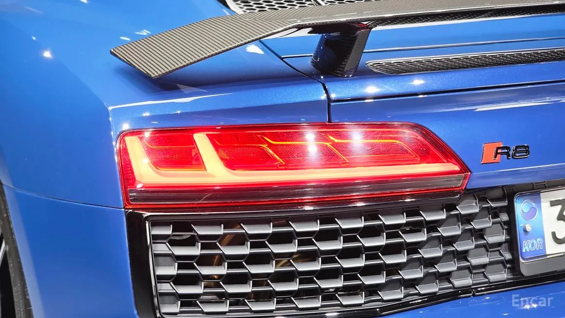 Audi R8