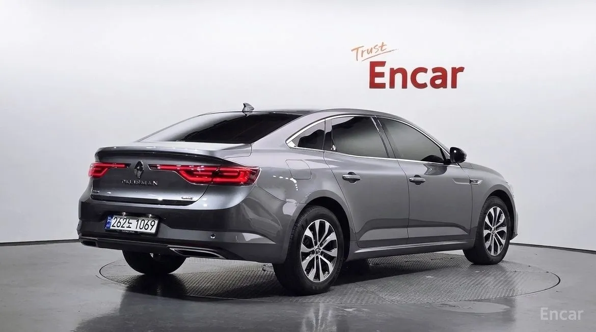 Renault SM6