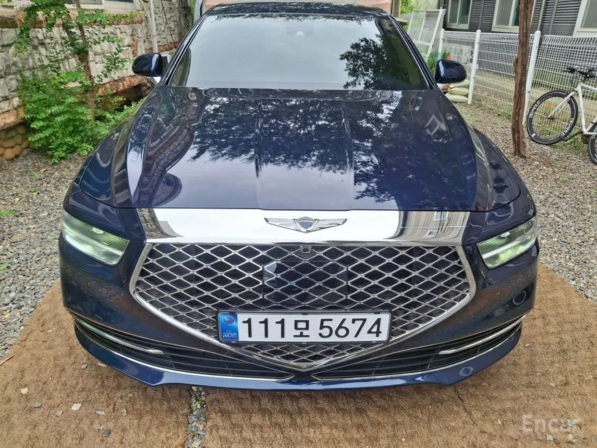 Genesis G90