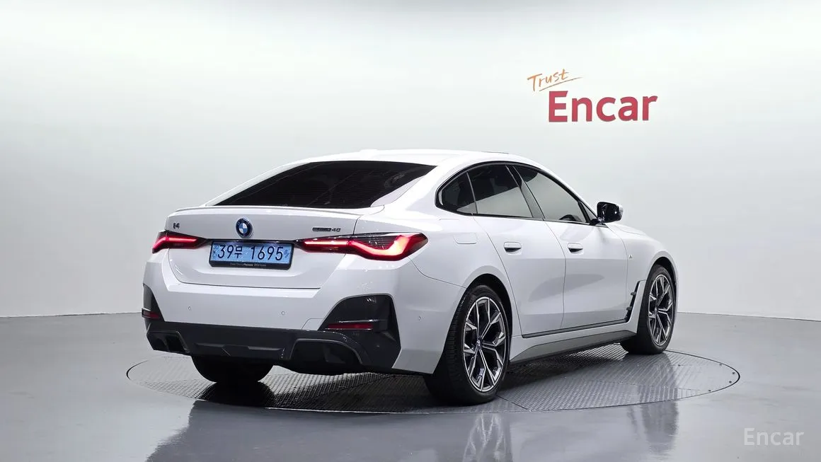 BMW i4