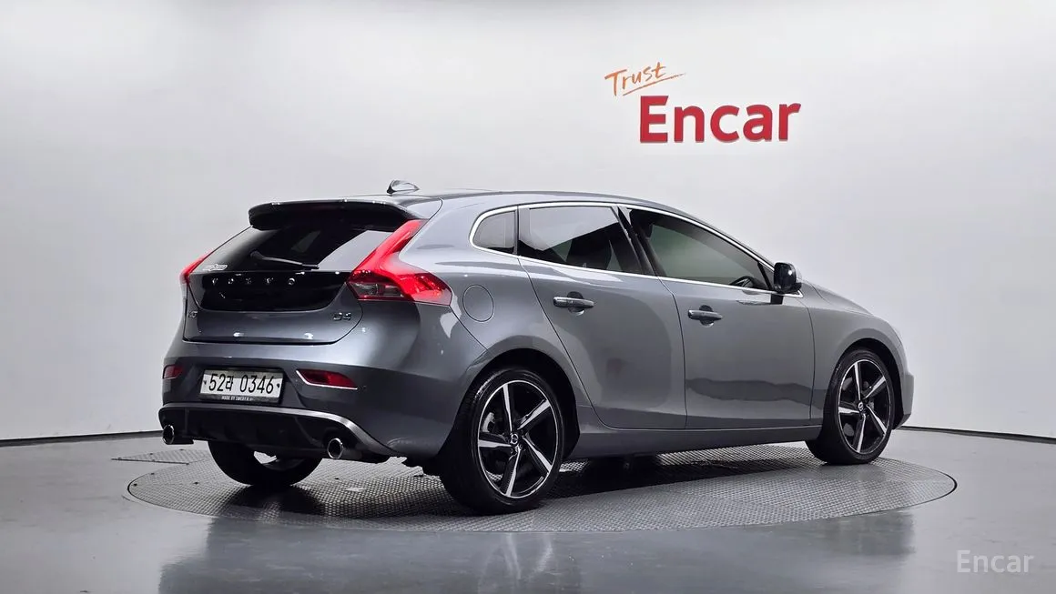 Volvo V40